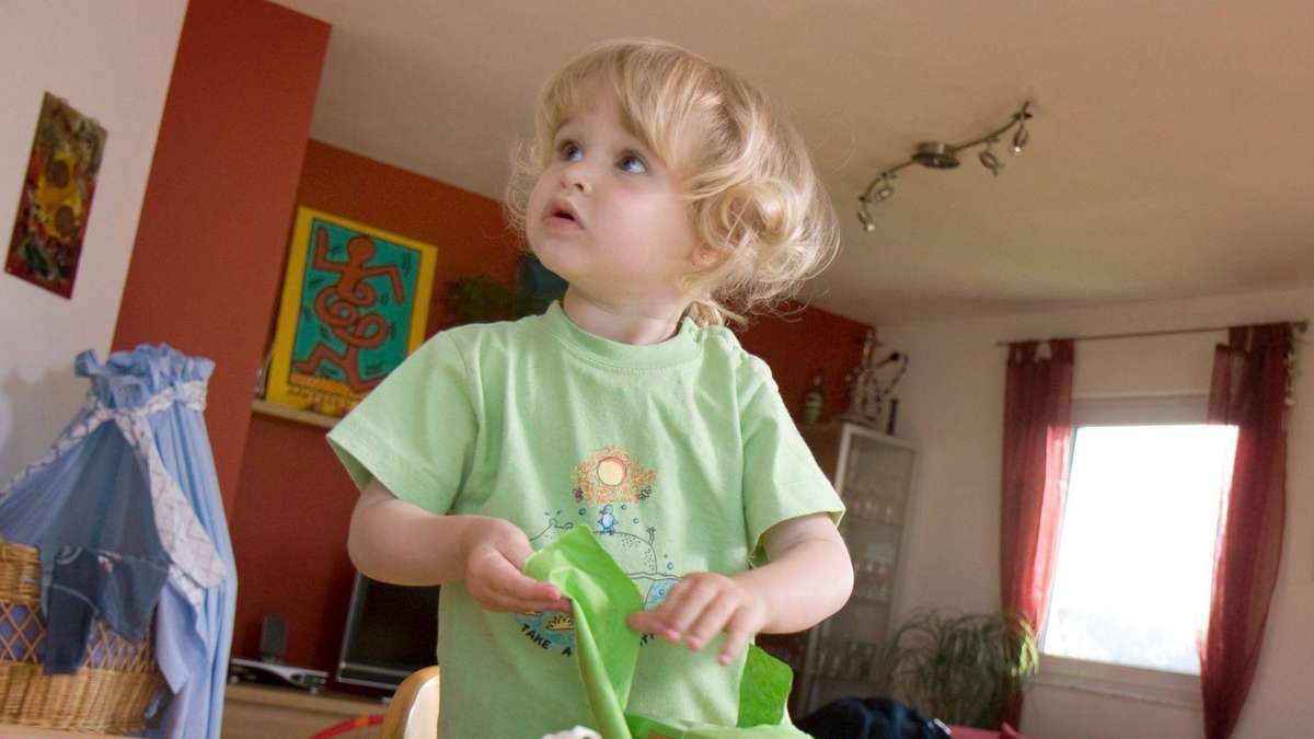 Amazement about birthday invitation: parents should bring additional gift for sibling