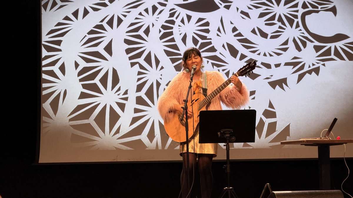 Singer NILO in Munich – we give away 1x2 tickets