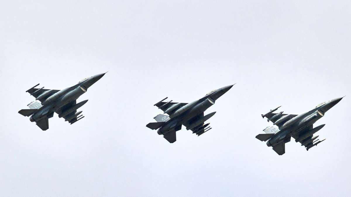 No-fly zone violated: F-16 jets stop intruder on Trump visit to Ohio