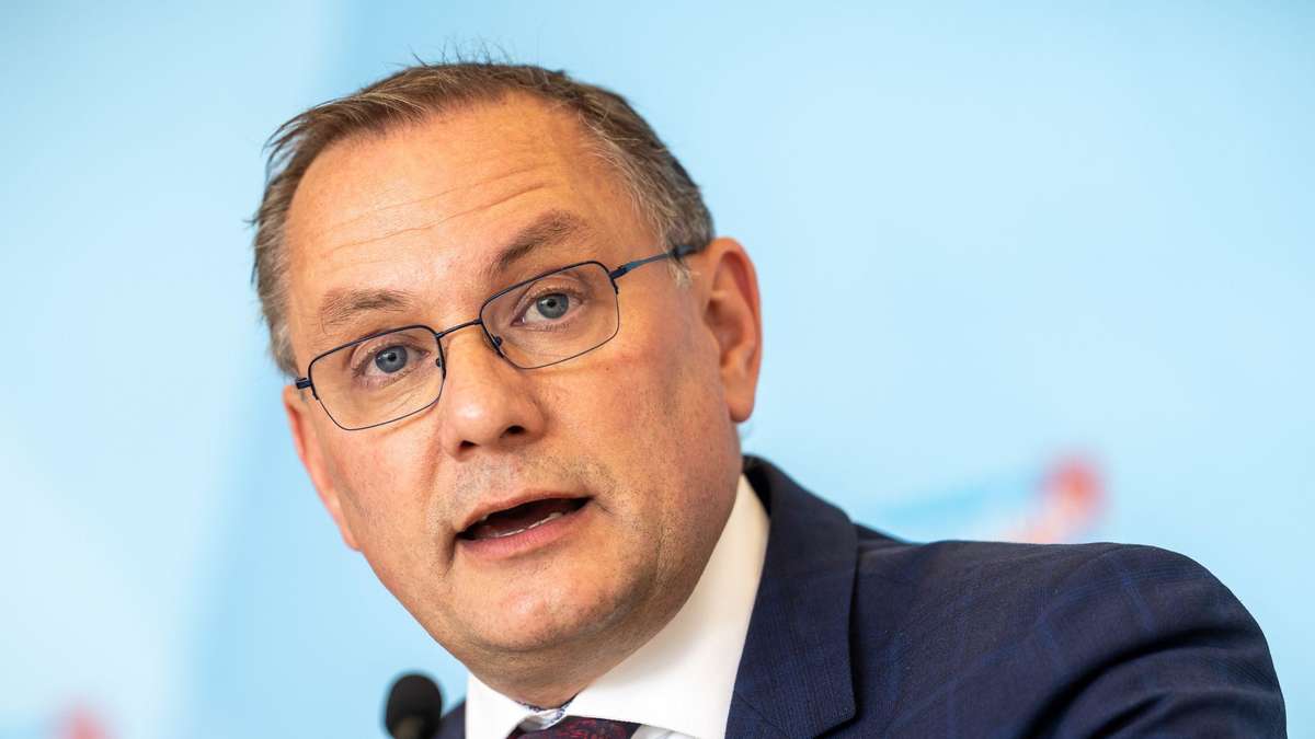 Chrupalla calls Pistorius “Minister of War” and rages against Ukraine billions in aid