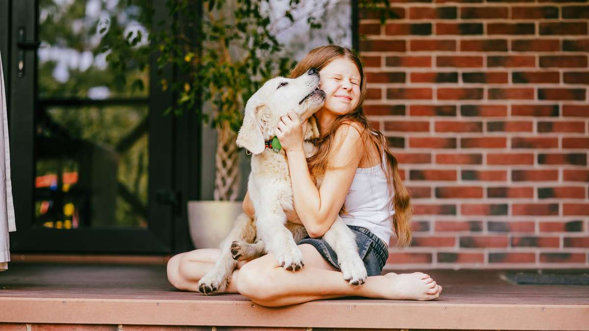 More important than “seat” and “place” in the beginning is: arrival, trust, puppy education