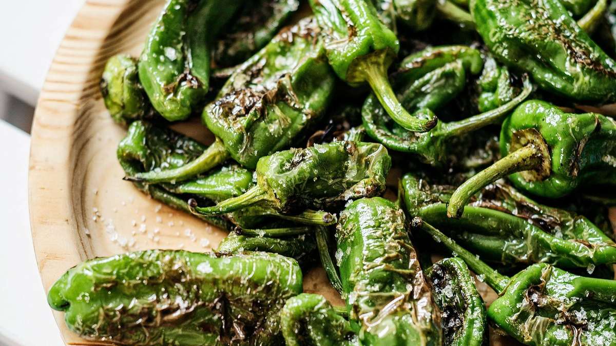Pimientos de Padrón: fast & easy from the hot air fryer