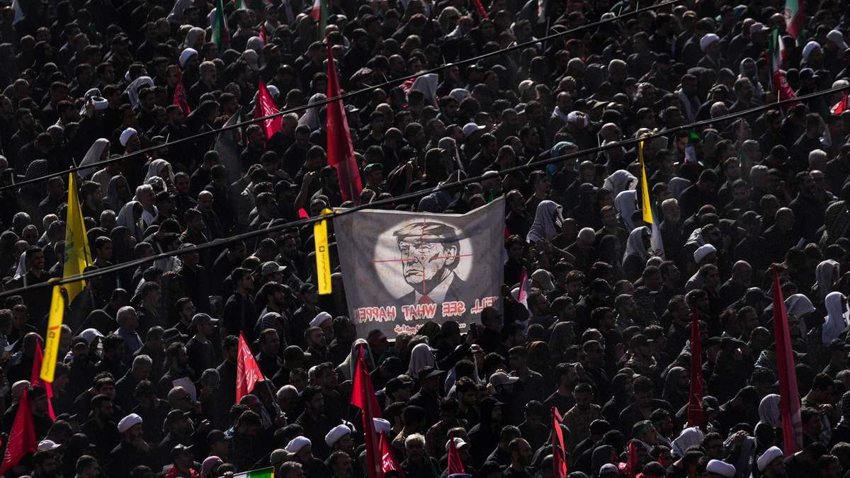 Calls for revenge and grief: hundreds of thousands in Tehran at Khamenei's funeral