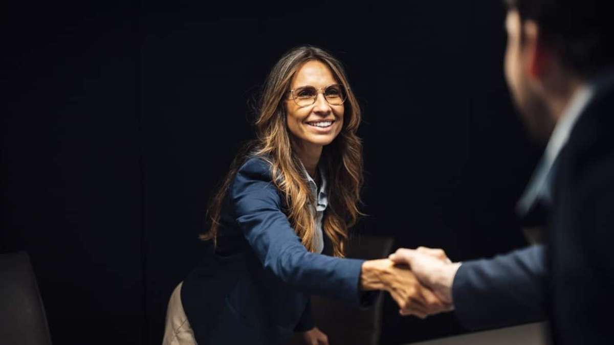 More salary when changing jobs: Why women benefit less