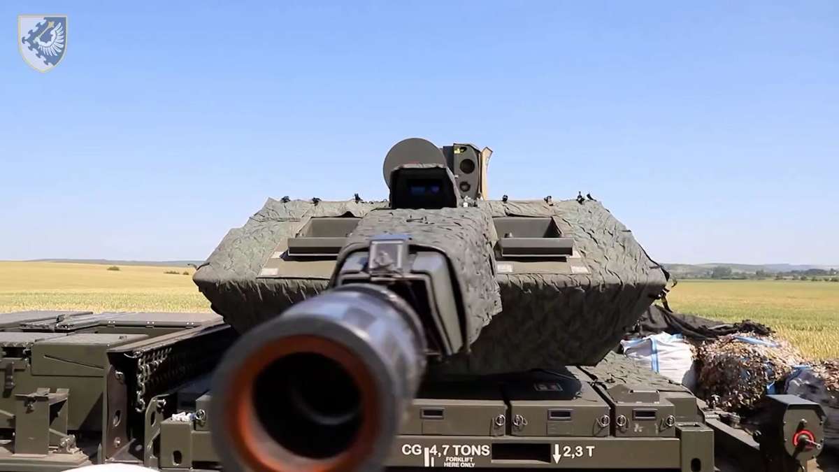 Russian cruise missile destroyed: Ukraine shows German anti-aircraft system in action