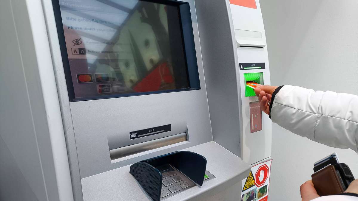 Bitcoin comes to the Sparkasse: Germany’s house banks open the crypto locks