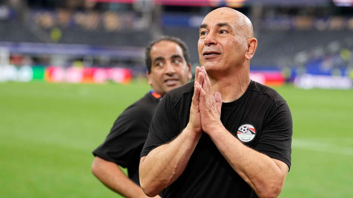 Egypt coach uses World Cup stage for Palestinian Embassy