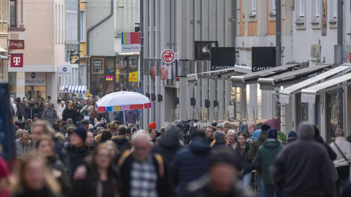 “Whoever keeps shops closed must not complain” Dispute over Sunday opening escalates