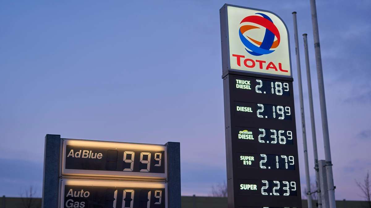 Up to 50 cent difference: how expensive is the refueling on the highway really