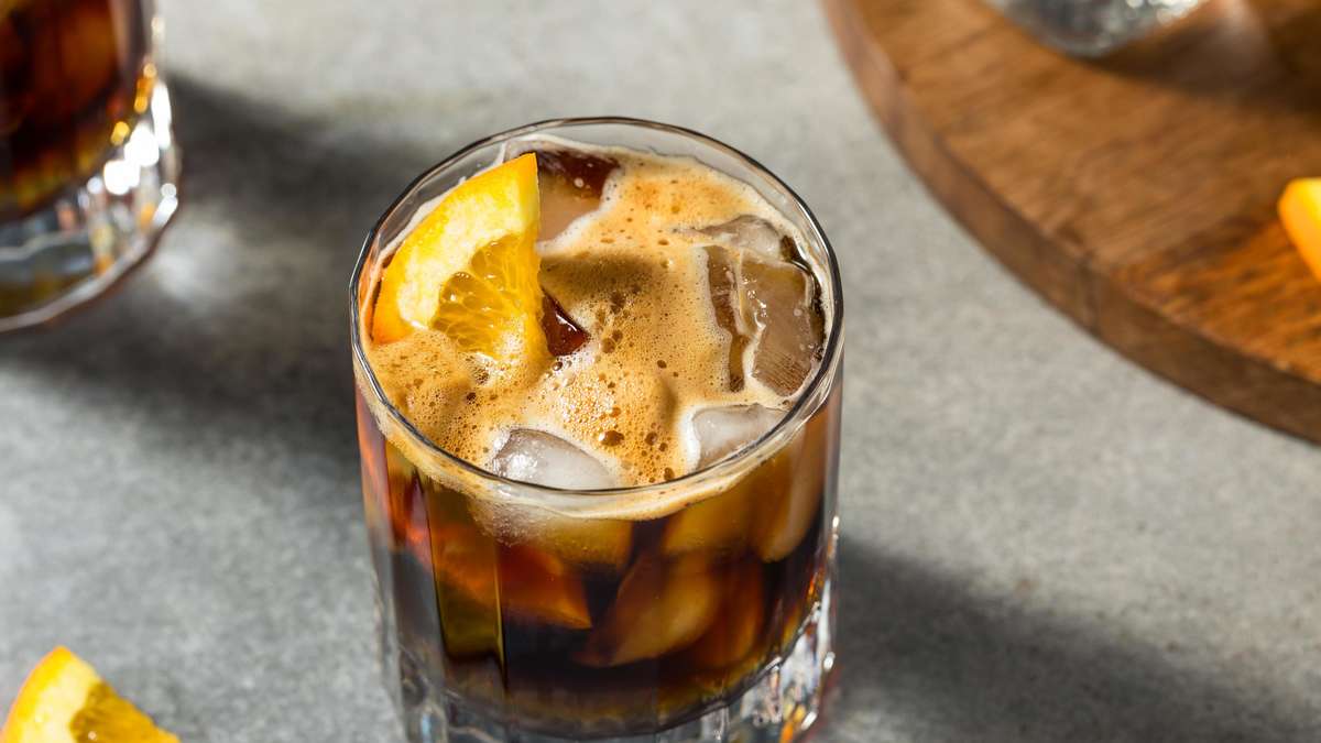 Making Espresso Tonic yourself: The summer drink for hot days