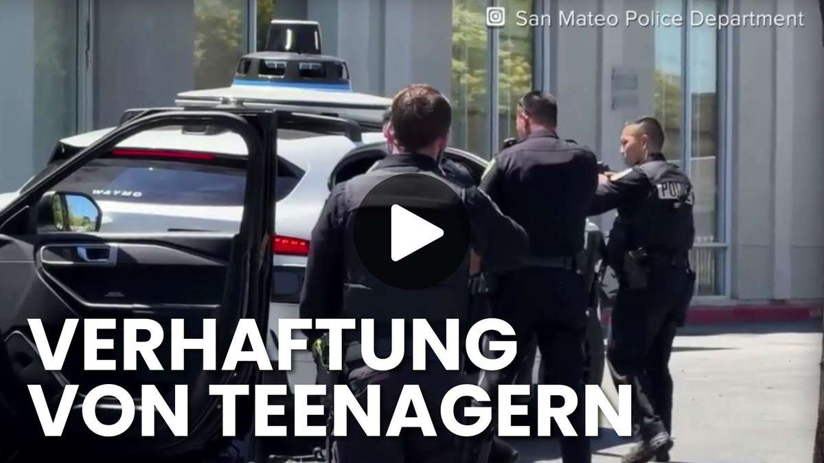 Waymo taxi whistles drinking and rioting teenagers at police