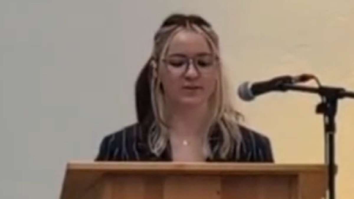 Student gives rage speech after disaster graduation year – and gets applause