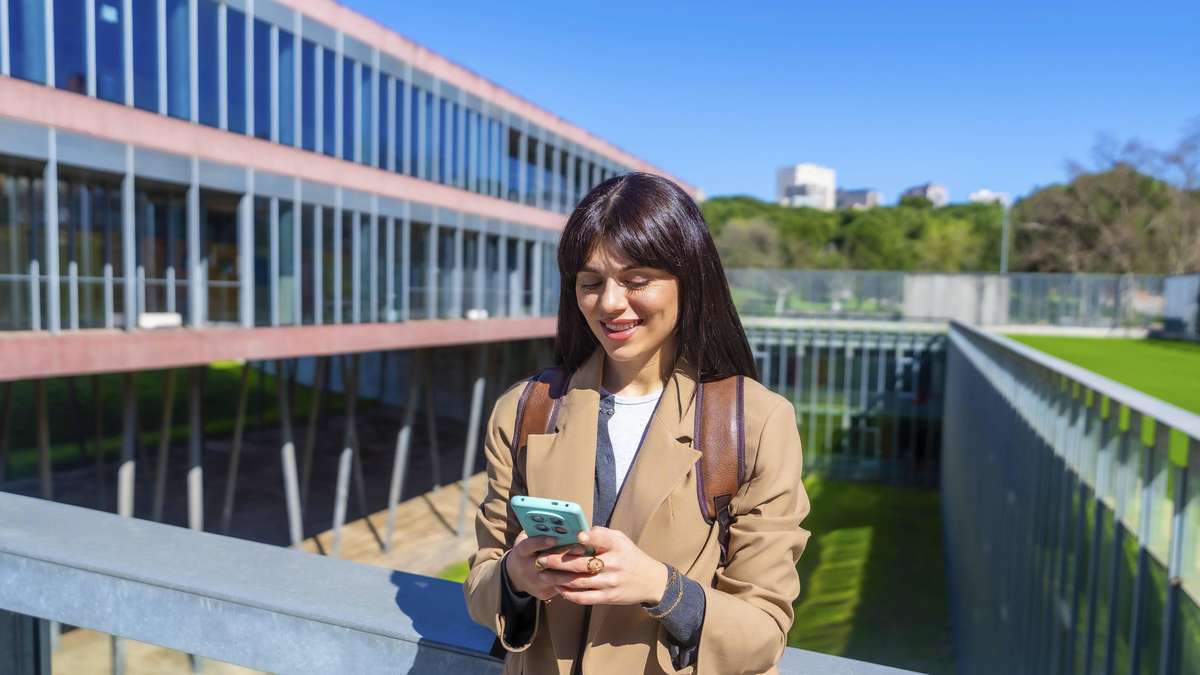 Gen Z and Millennials increasingly suffer from ‘money dysmorphia’