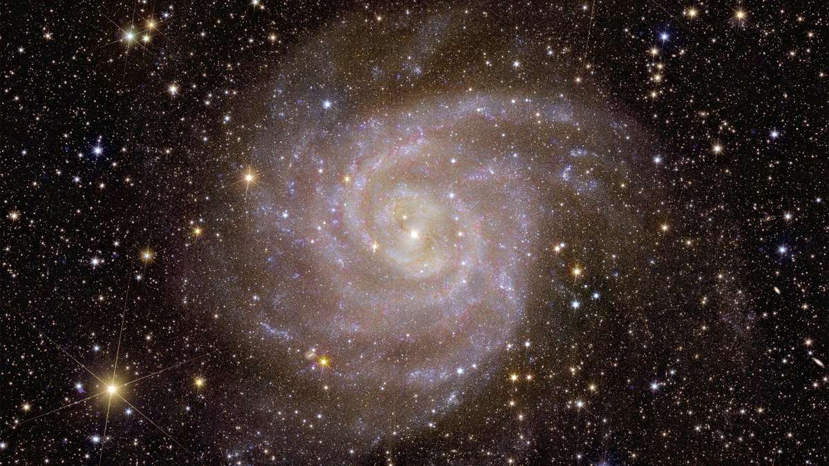 ¿Cuánto tiempo atrás puedes mirar con el ojo desnudo?