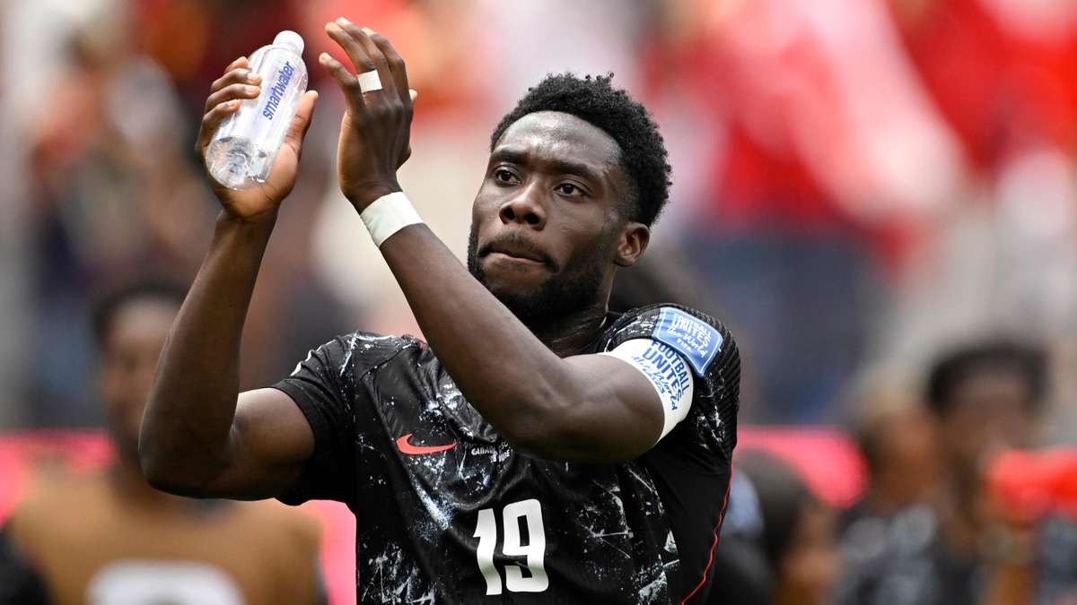 Saudi clubs poke at Bayern star Alphonso Davies