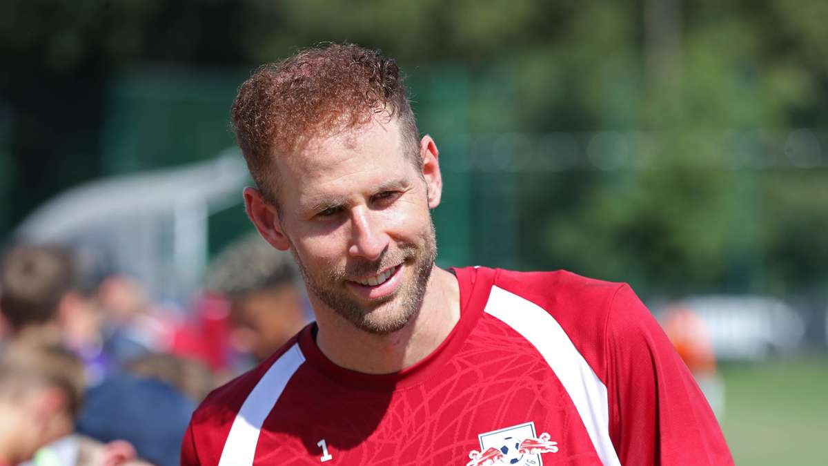 إصلاح النقل الافتراضي: RB Leipzig و Gulacsi نقول وداعا مع الكلمات العاطفية