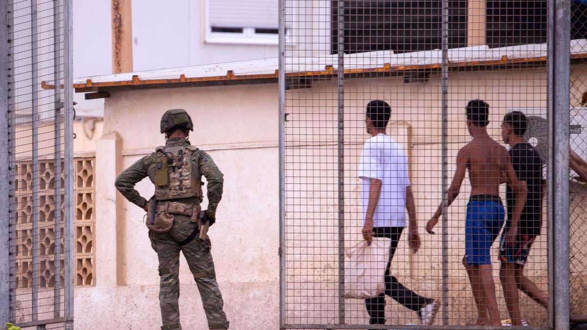 Next migrant rush in August? Austria warns – Spain has created “mega-magnets”