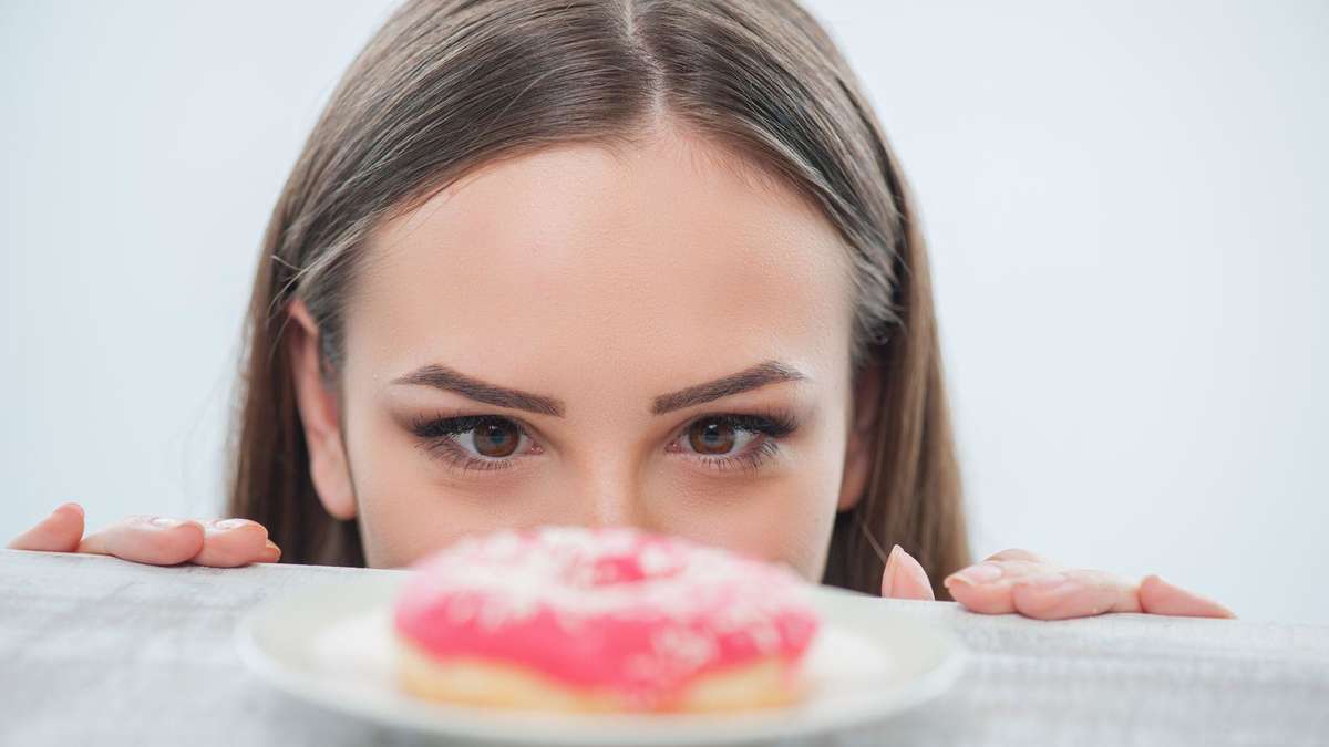 Le guide suggère que combiner le sucre avec les graisses rend plus difficile de résister, de sorte que l'inclusion des graisses peut aider dans le processus