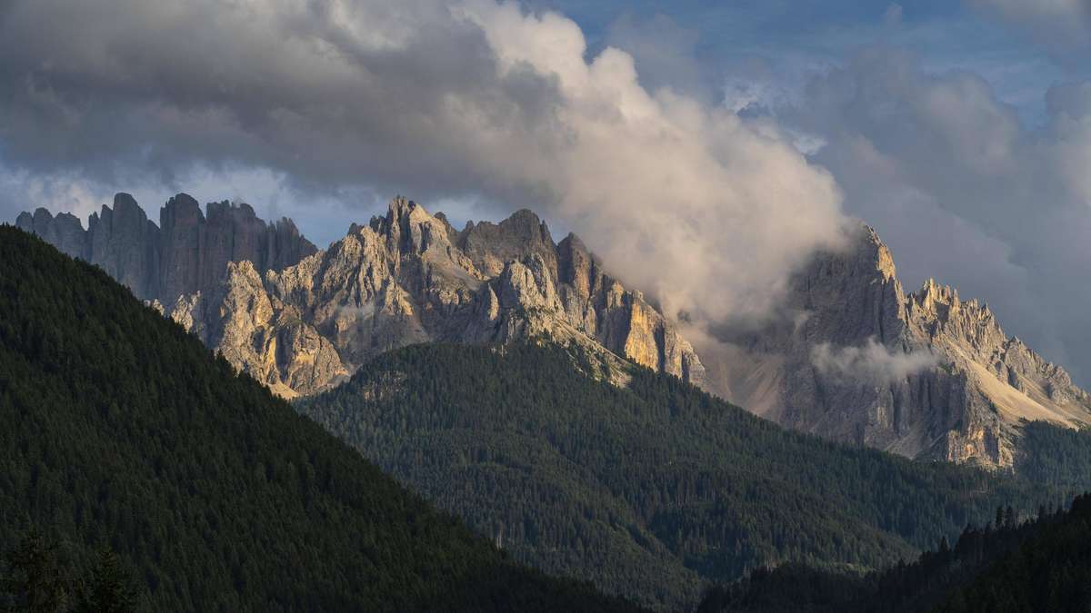 Misión de rescate en los Dolomitas termina con segundo accidente: accidente médico y escalador