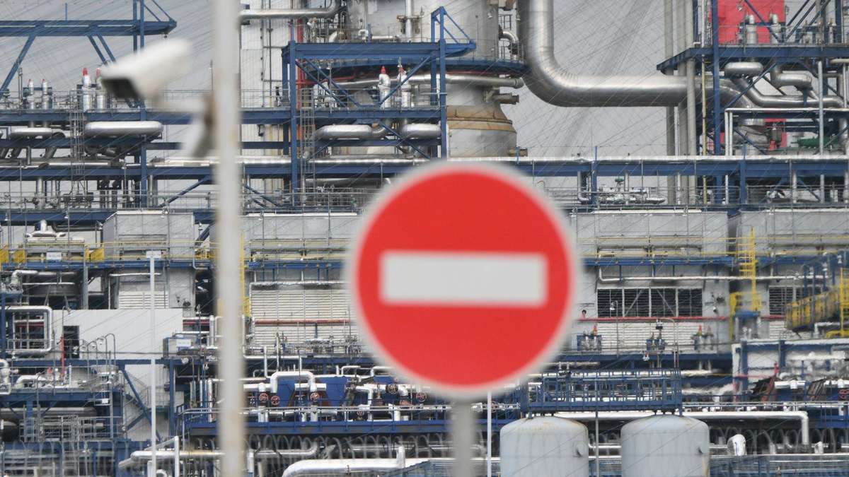 Sin colapso, pero peligroso desgaste y lágrimas: Lo que amenaza el sector petrolero de Rusia según expertos