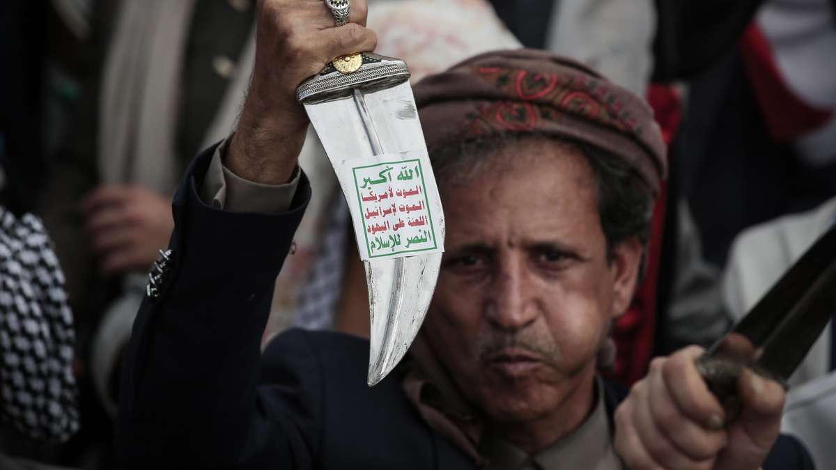 Iran Uses the Houthis: How an Eye of a Needle Becomes a Geopolitical Move