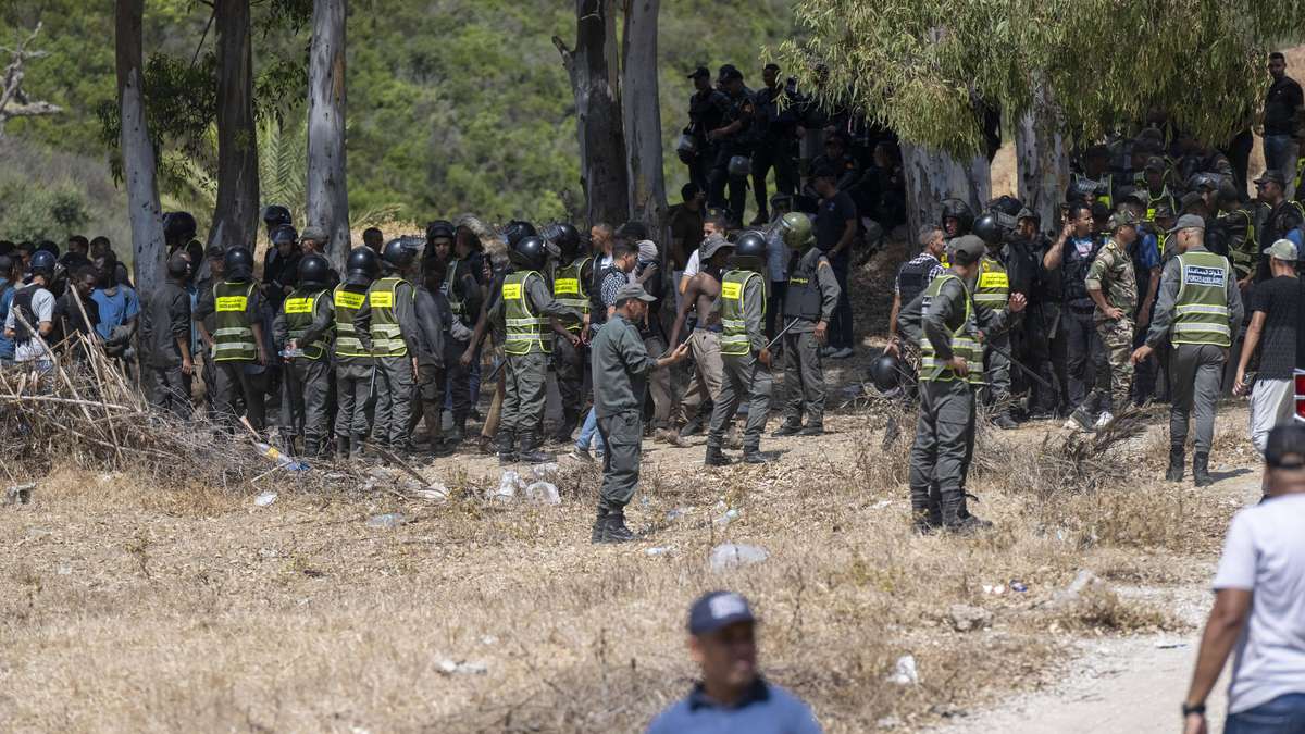 Fausses nouvelles déclenchées : Le Maroc arrête des centaines de migrants de Ceuta