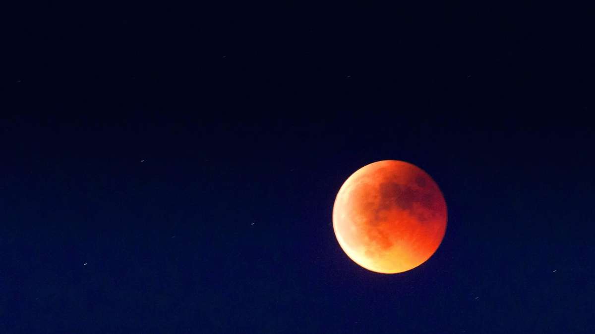 Août: 93 pour cent – et pourtant pas de lune de sang dans le ciel du matin