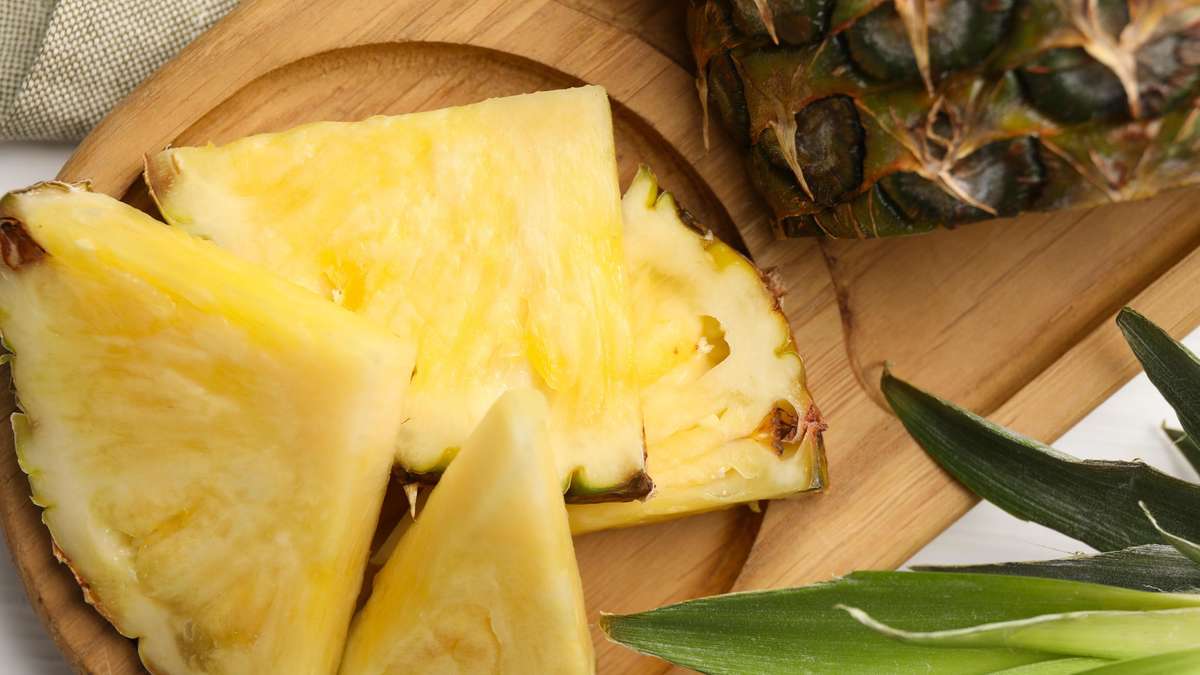 Crème de noix de coco d'ananas tropical : dessert d'été rafraîchissant à base de quelques ingrédients