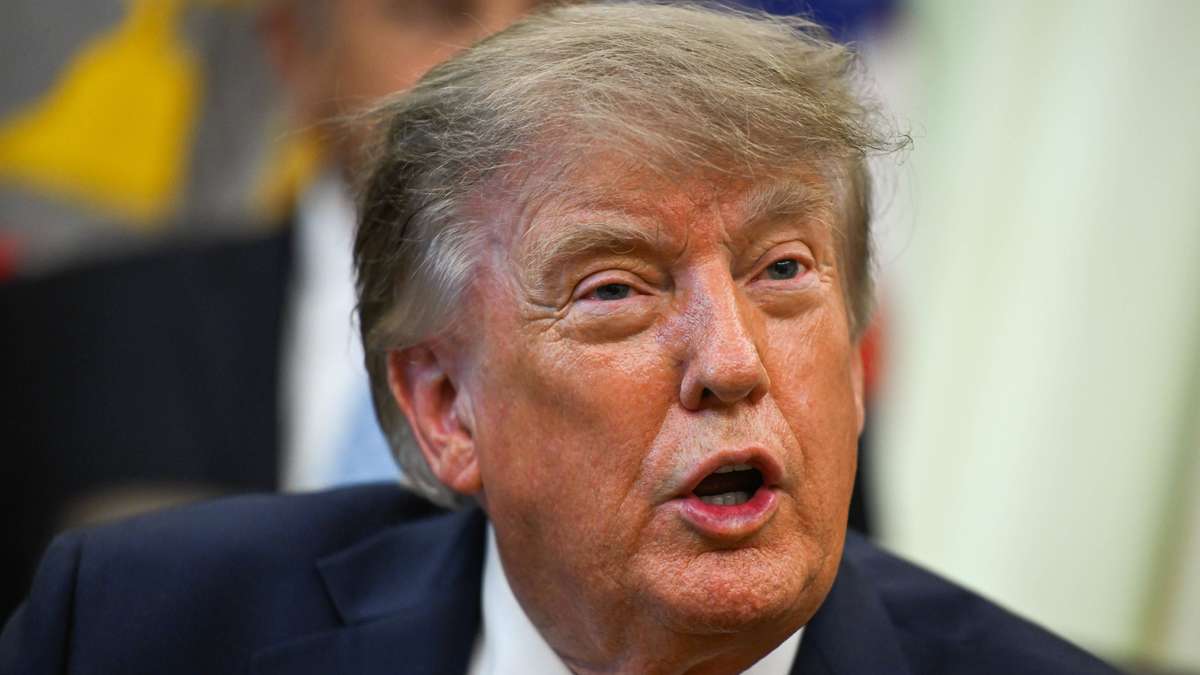 Trump copie l'espace nazis: l'uniforme de désir de la Force spatiale américaine provoque un tourbillon