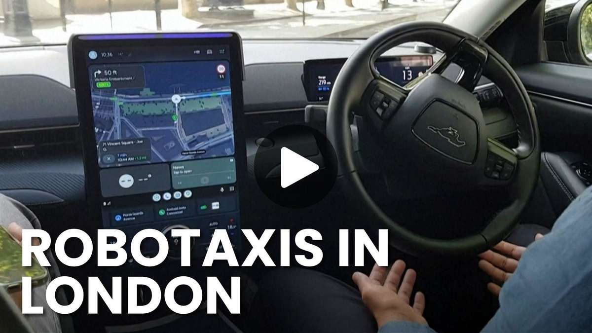 Et soudain la voiture fait un arrêt complet – voilà comment le départ de Robotaxi à Londres