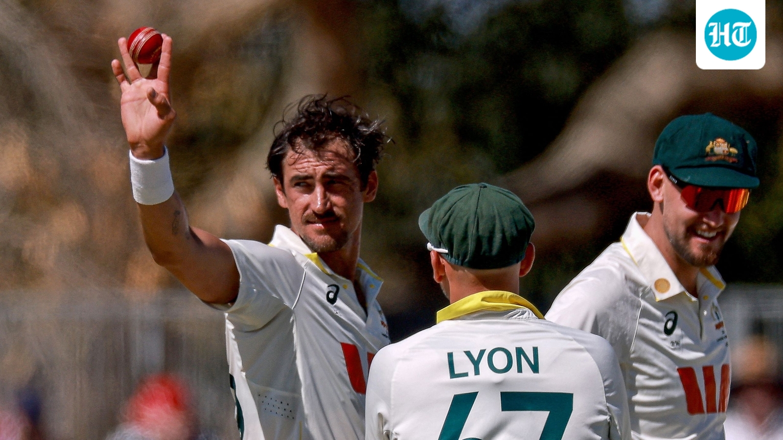 ستارك يأخذ خمسة دردشة، بنغلاديش 35 لـ6 على الغداء في الاختبار الثاني