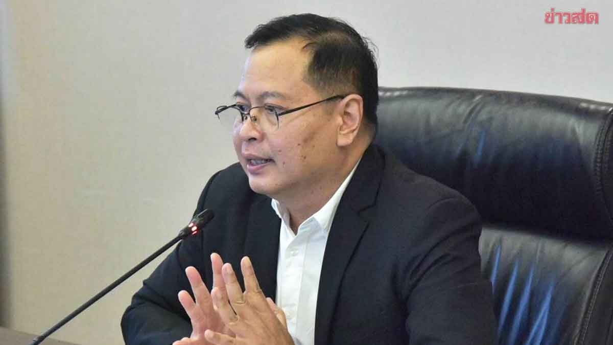 Pakorn acelera la revisión de 100 leyes para liberar la competencia privada en 1-2 meses