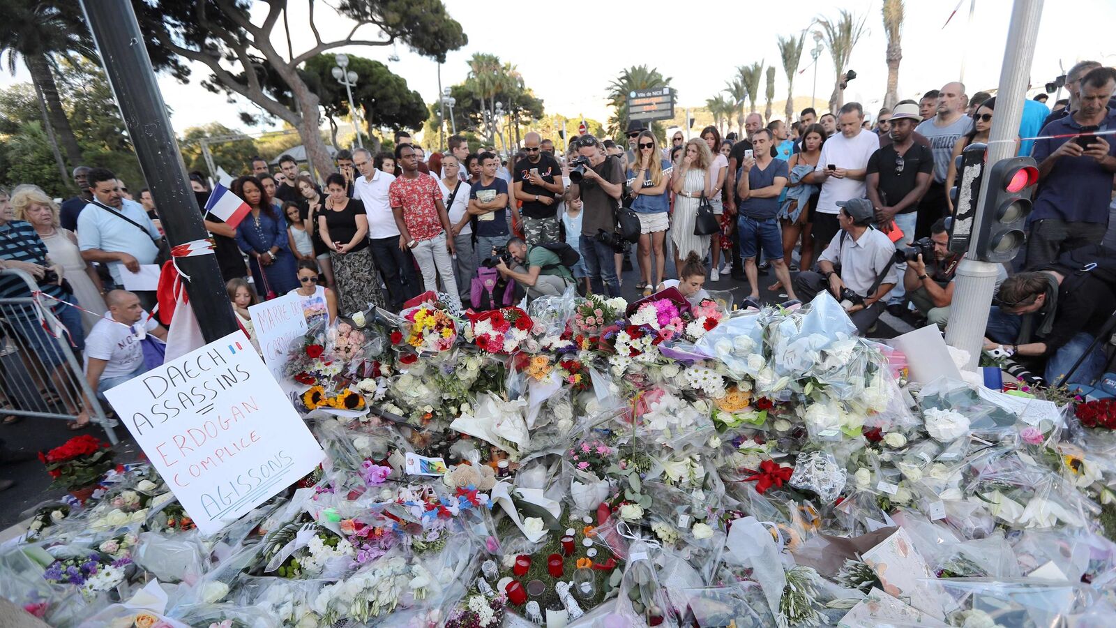 Nice: Thousands of people march in tribute to the victims of the 14 July 2016 bombing