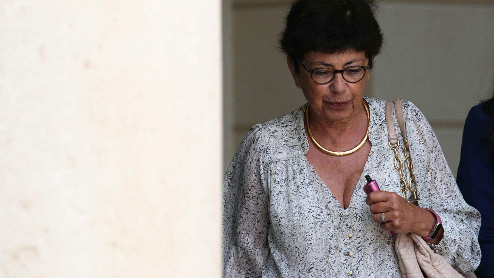 " I will still have to stand up to it": in spite of the criticisms, Monique Barbut assumes his support in the government