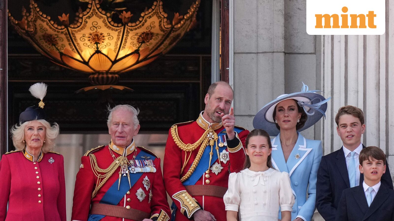 King Charles makes history and becomes the first British monarch to hand over their tax bill