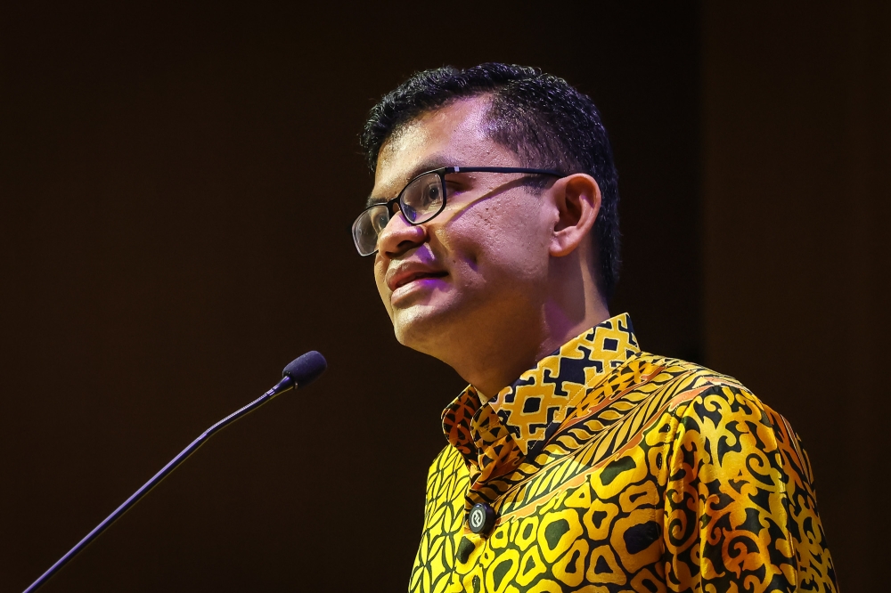 Govt to review plastics industry proposals amid cost pressures, competitiveness concerns