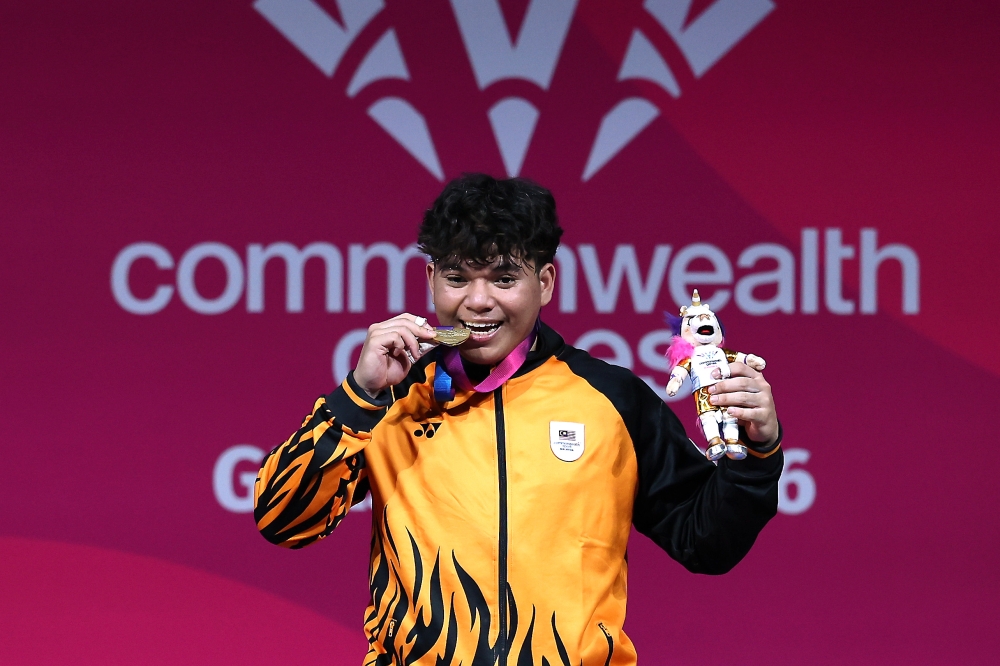محمد نورهيلمي محمد رابي فشل في التأهل لـ T12 100m النهائي، في حين رمى باليتا باندارا 46.84m من الفضة