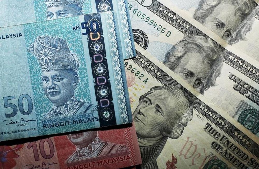 ارتفعت العملة المحلية قليلاً مقابل الروبية الإندونيسية واستقرت مقابل البيزو الفلبيني
