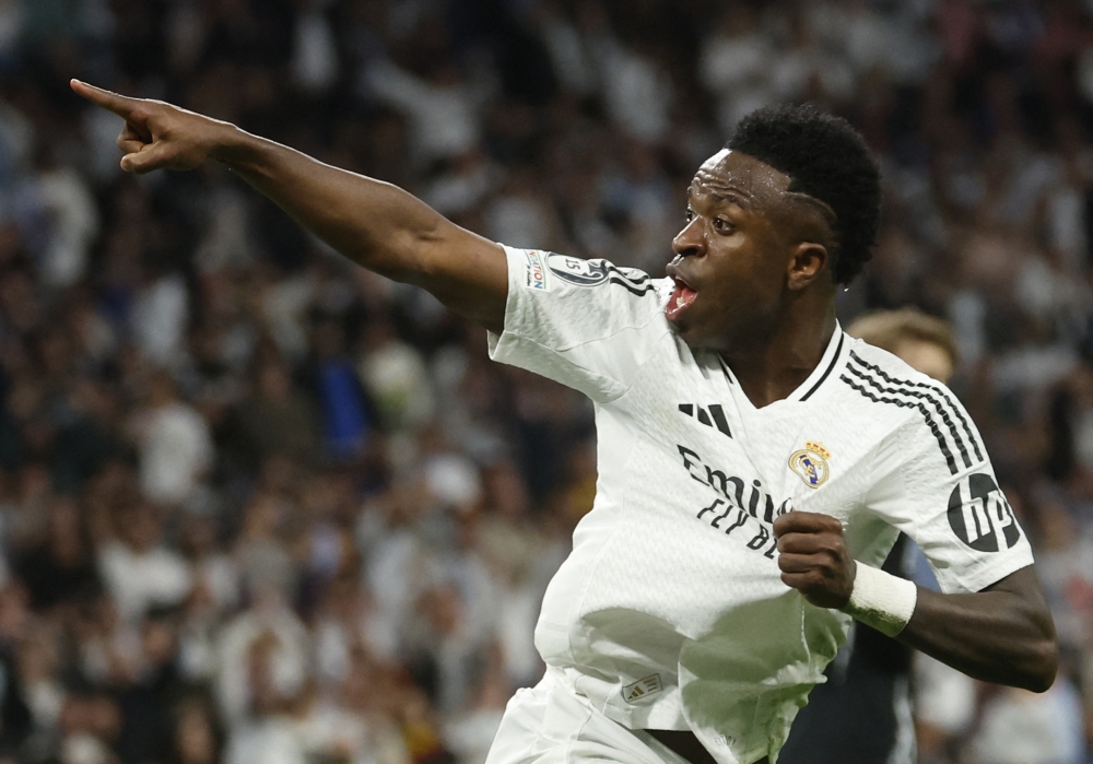 Vinicius firma nuevo acuerdo del Real Madrid como gigantes españoles tierra adolescente estrella Diomande