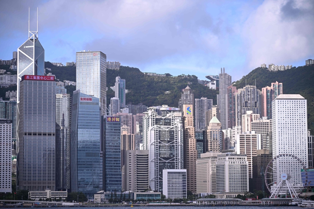 World : Hong Kong Hits Record 36.9 Degrees Celsius