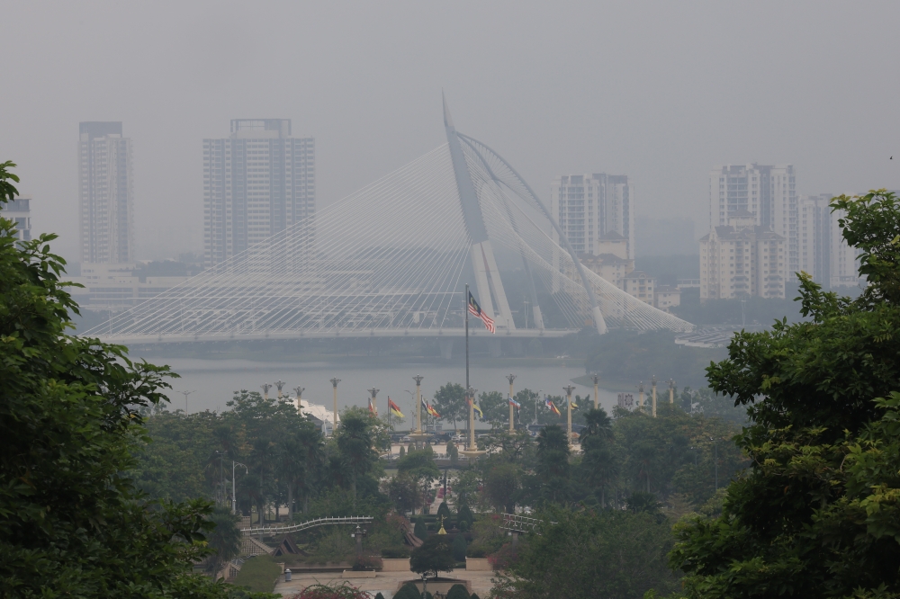 17 areas record unhealthy air quality, Sri Aman highest at 167