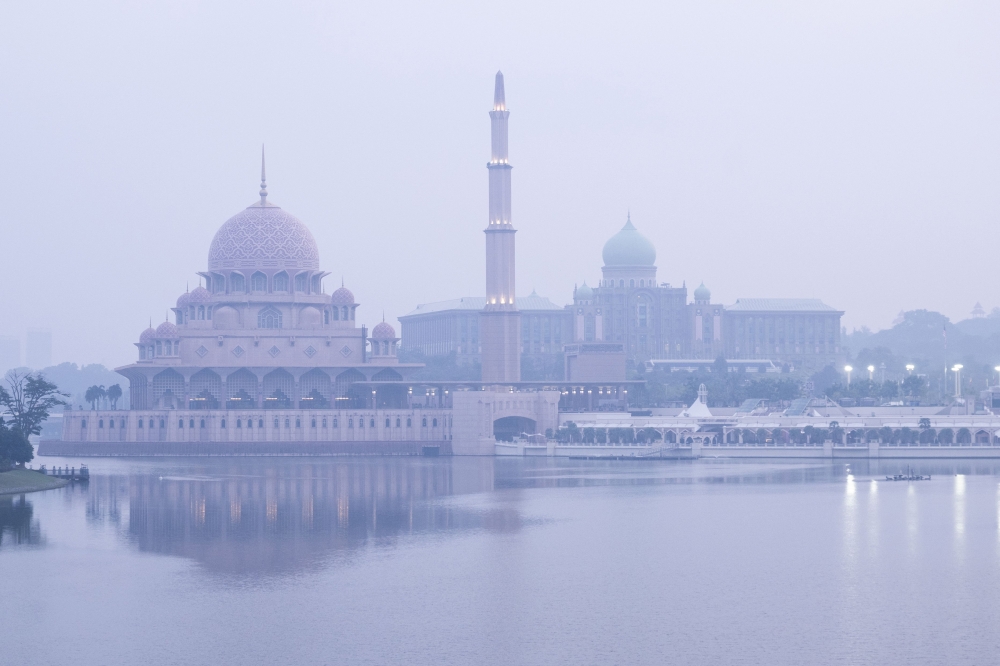 جاكيم لحمل صلاة خاصة الليلة كبطانيات هاز ماليزيا