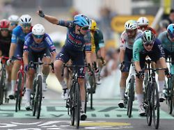 Tour de France : Crash lourd dans le sprint de masse – Merlier gagne