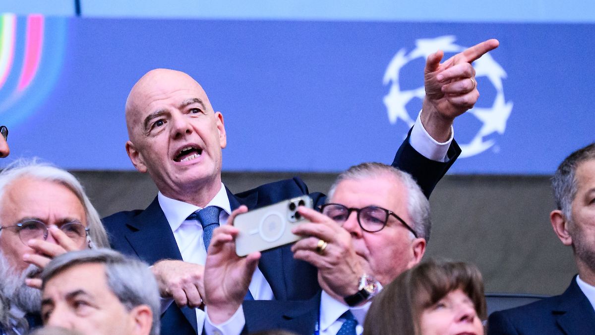 Président de la FIFA: Ces responsables pourraient défier le patron de la FIFA Infantino