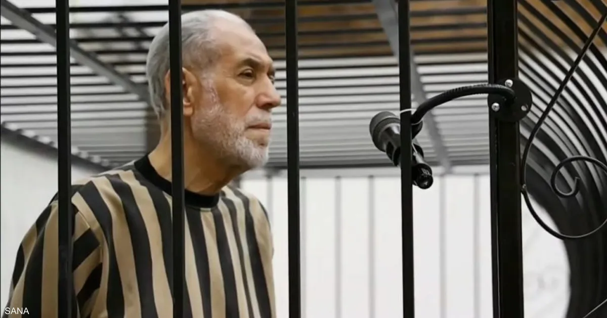 Among them are the lion, four people who followed the Syrian Mufti to the courtroom