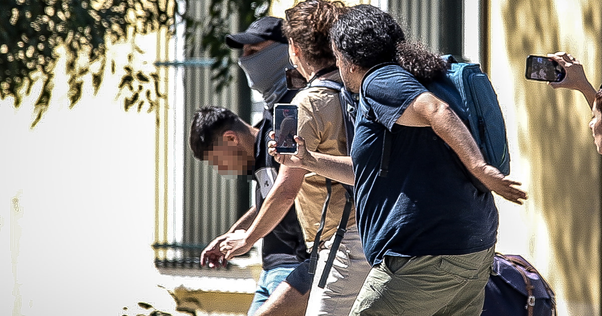 كما ترون: " إن الشعارات المتحركة التي تستخدمها ألفا من أجل تقليدها " . ♪ بيتا
