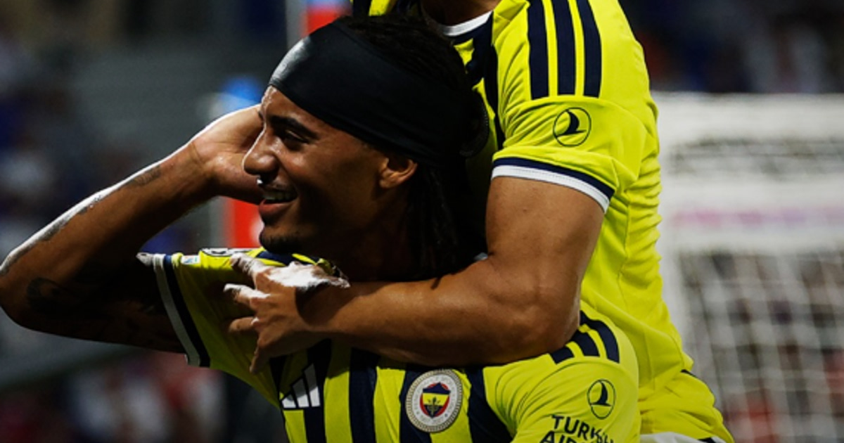 Fenerbahce beat Lyon 2-1 to return to Champions League after 17 seasons